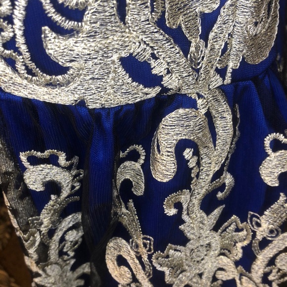 Dress - Picture 3 of 3